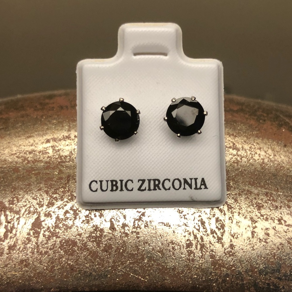 NWOT Onyx Cubic Zirconia Earrings-never worm